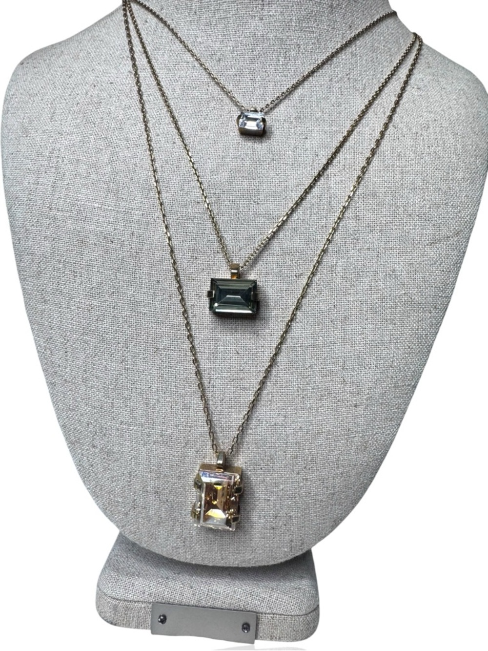Henri Bendel Extremely Rare Gold-Tone Layered Necklace Emerald cut - Picture 7 of 10